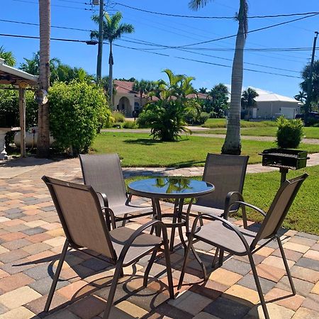 2 Bed Cottage With Pool, Close To Beach! Bbq Grills & Patio Форт Майерс Екстериор снимка