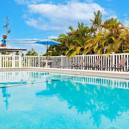 2 Bed Cottage With Pool, Close To Beach! Bbq Grills & Patio Форт Майерс Екстериор снимка
