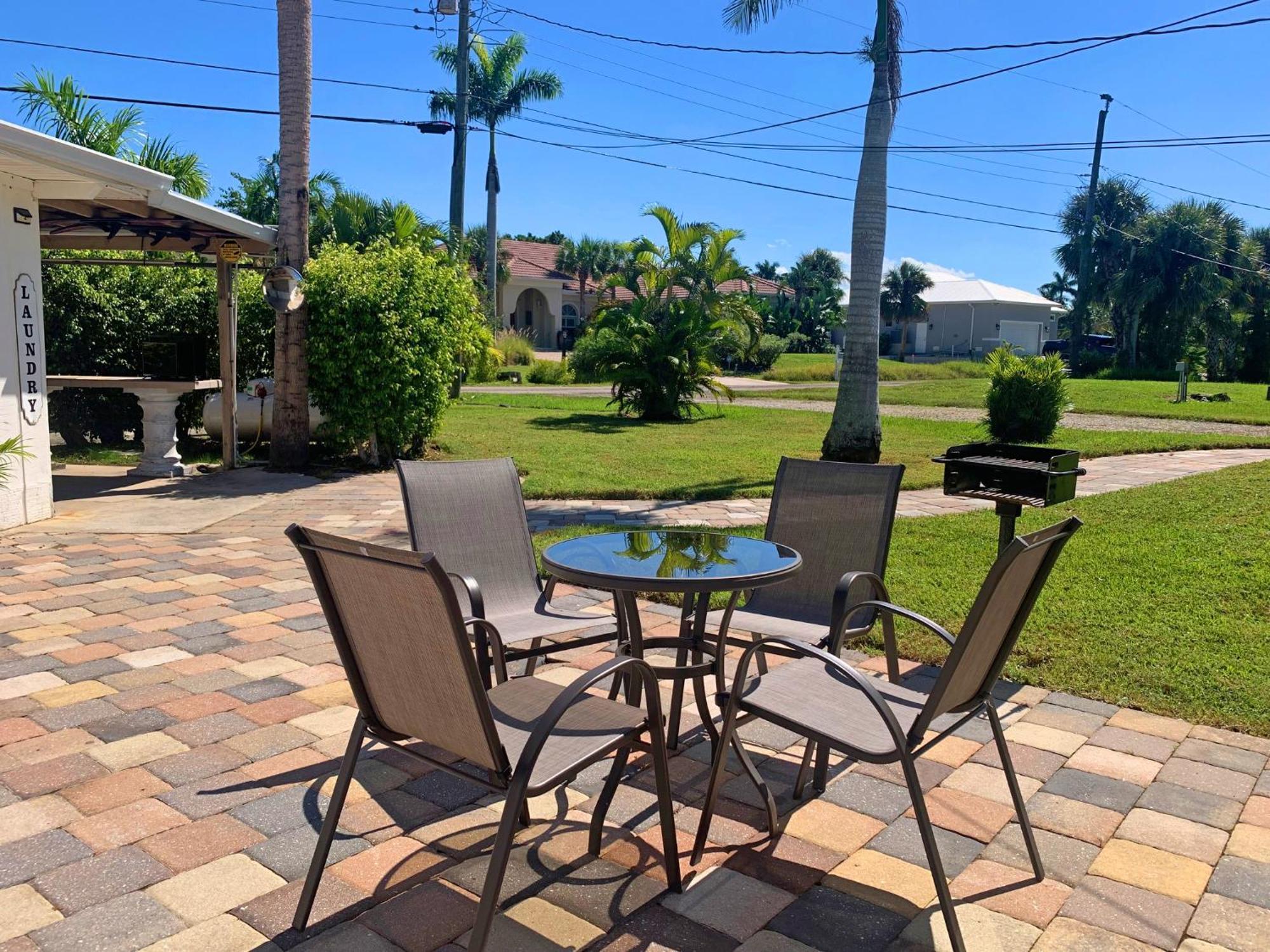 2 Bed Cottage With Pool, Close To Beach! Bbq Grills & Patio Форт Майерс Екстериор снимка
