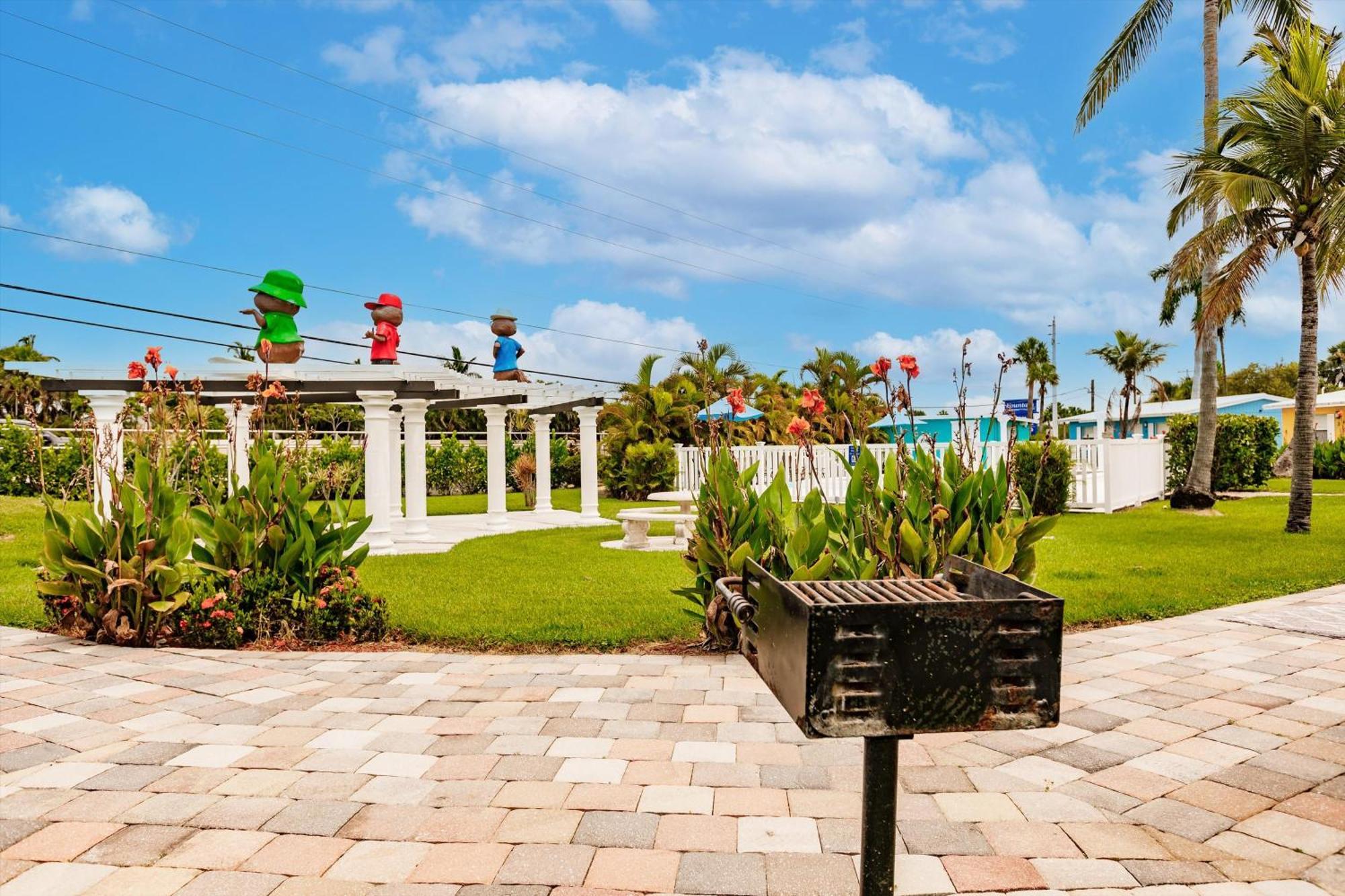 2 Bed Cottage With Pool, Close To Beach! Bbq Grills & Patio Форт Майерс Екстериор снимка